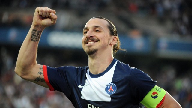 Leyu Sport登录入口-体育场馆夜间开放项目吸引市民夜跑与健身参与，体育馆夜跑图片